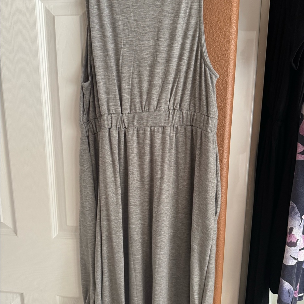 Gray Sleeveless Button-Down Dress - Picture 2 of 5